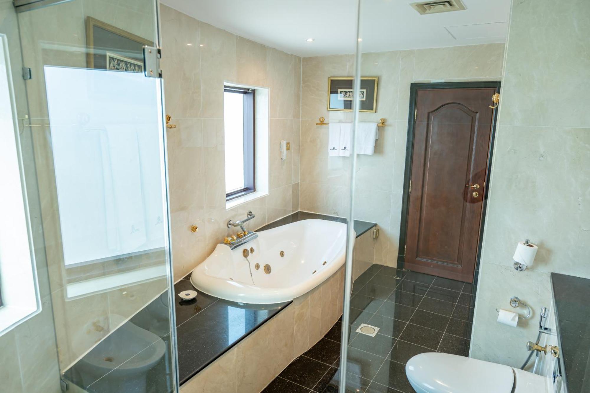 Majestic Cove Hotel - Formerly Le Meridien Fairway Dubaj Zewnętrze zdjęcie