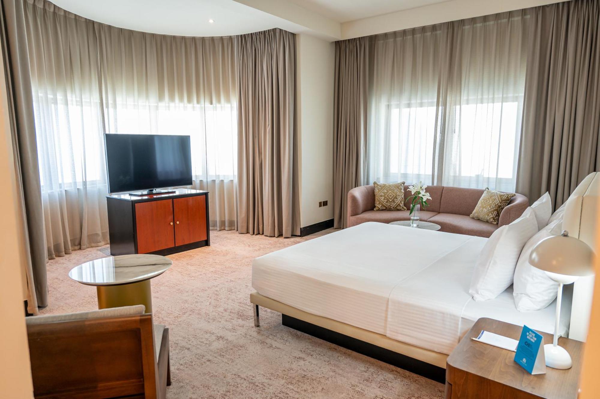Majestic Cove Hotel - Formerly Le Meridien Fairway Dubaj Zewnętrze zdjęcie