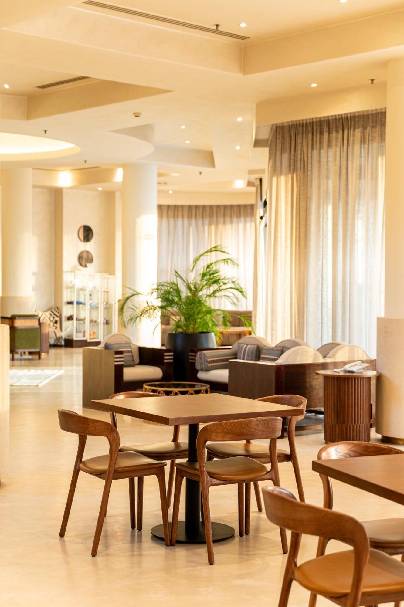 Majestic Cove Hotel - Formerly Le Meridien Fairway Dubaj Zewnętrze zdjęcie