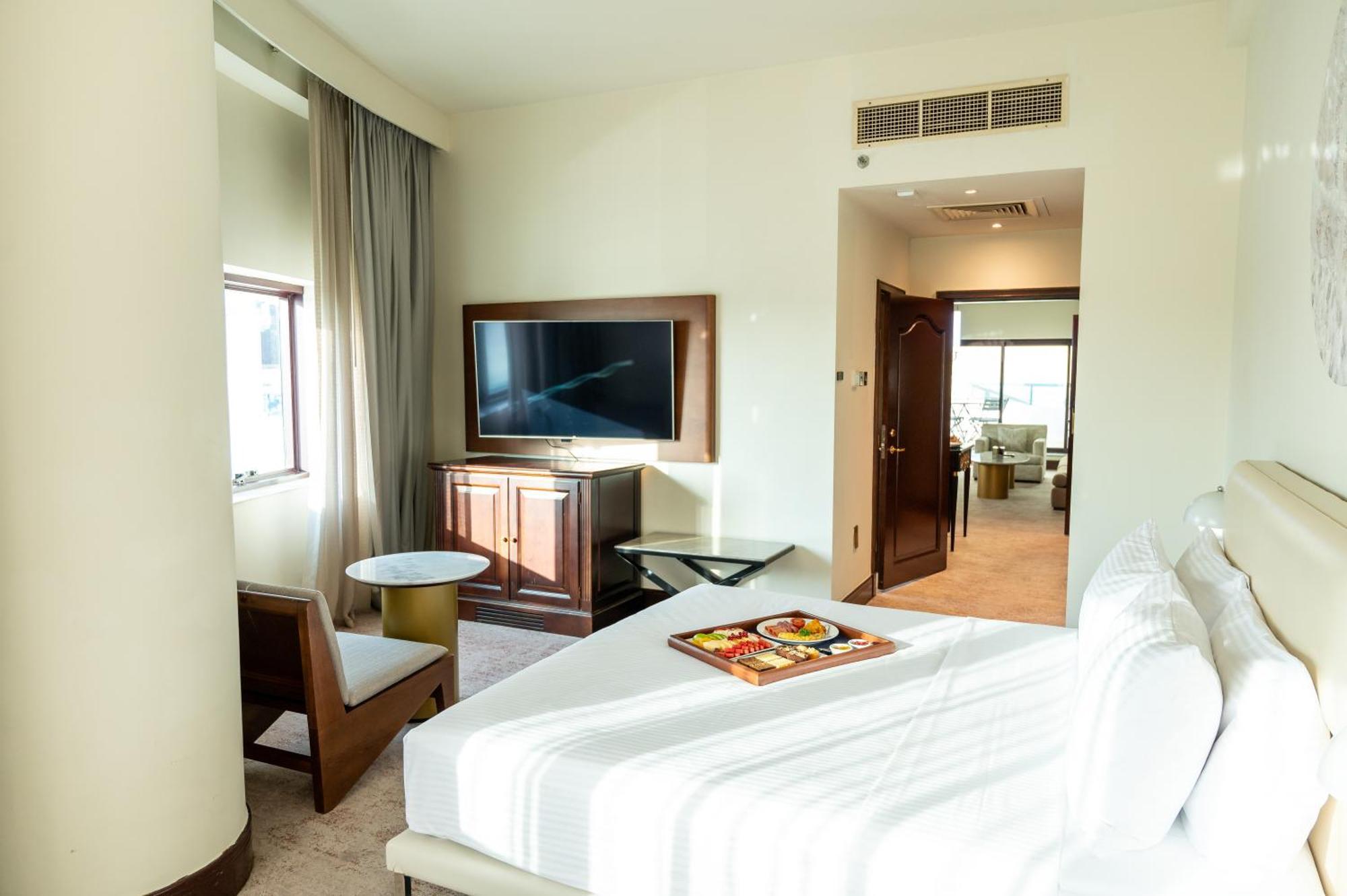 Majestic Cove Hotel - Formerly Le Meridien Fairway Dubaj Zewnętrze zdjęcie