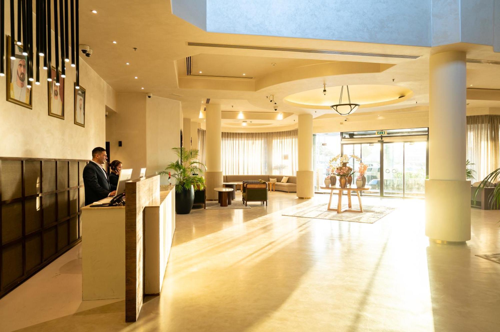 Majestic Cove Hotel - Formerly Le Meridien Fairway Dubaj Zewnętrze zdjęcie