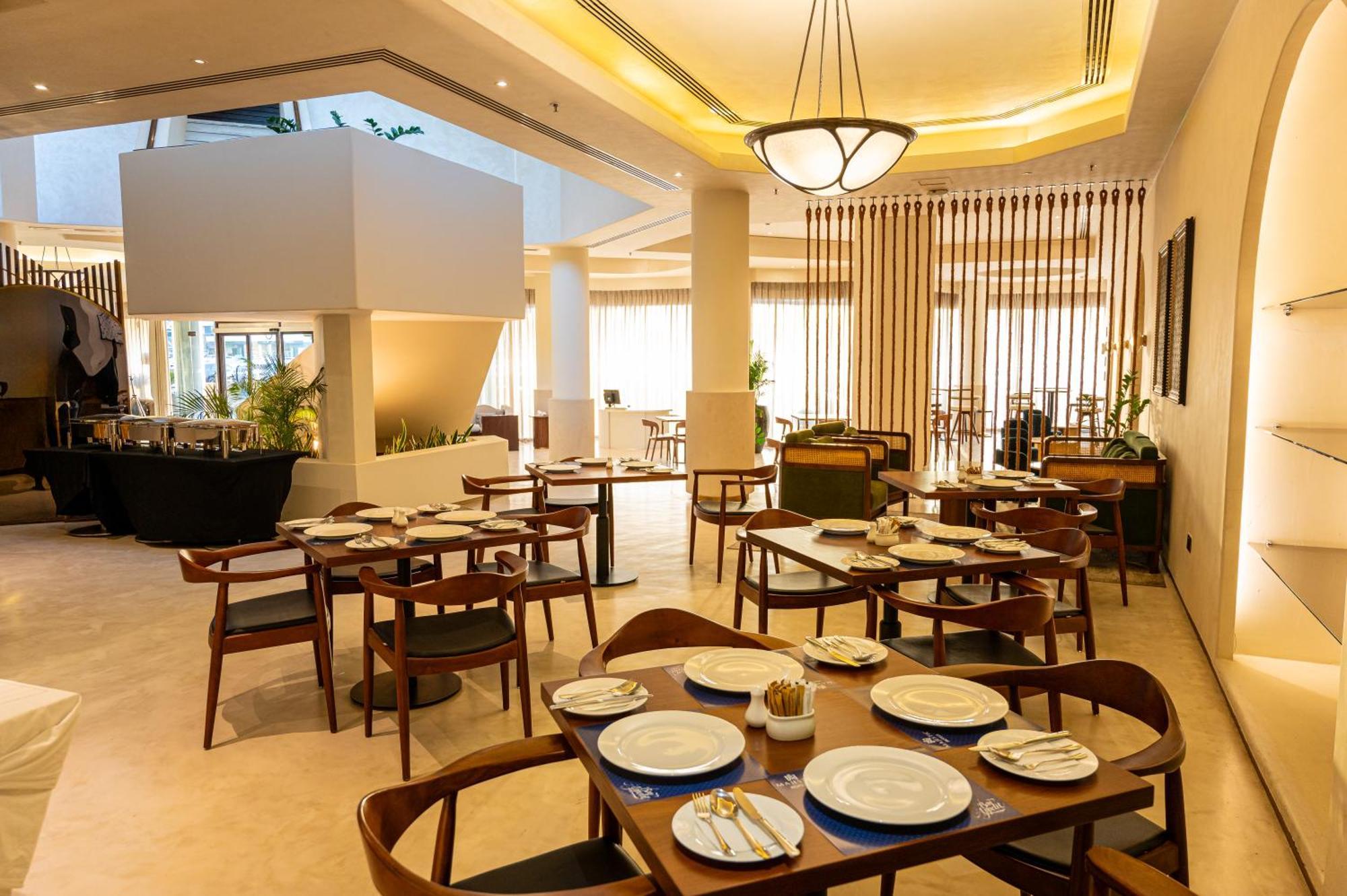 Majestic Cove Hotel - Formerly Le Meridien Fairway Dubaj Zewnętrze zdjęcie
